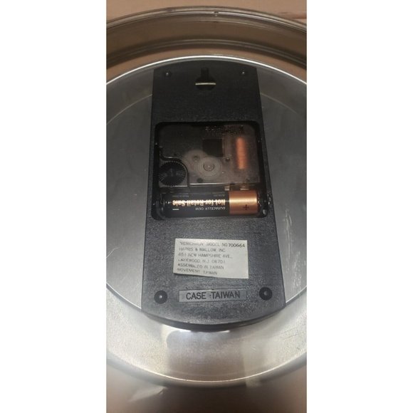 Vintage VERICHRON  CLOCK  wall clock  Roman Numerals 12" In EUC and Tested!! - Picture 7 of 7